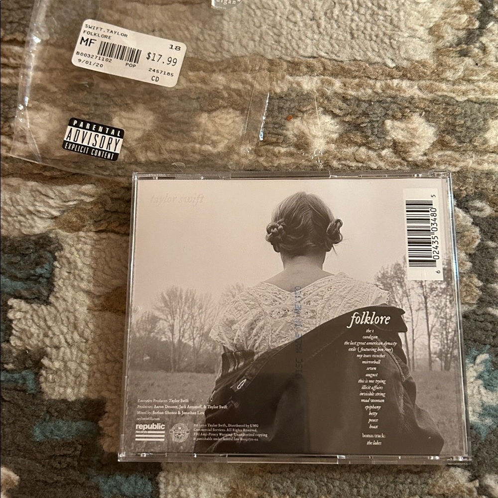 SOLD Taylor Swift Hand SIGNED Folklore cd - Picture 5 of 6